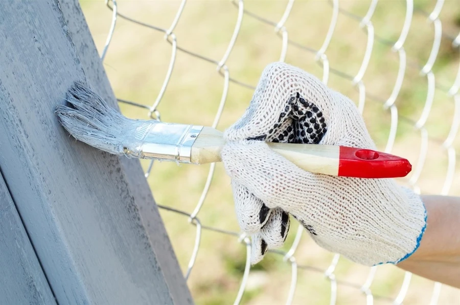 The Importance Of Proper Surface Preparation For Fence Painting in Bowling Green, KY The Importance Of Proper Surface Preparation For Fence Painting in Bowling Green, KY